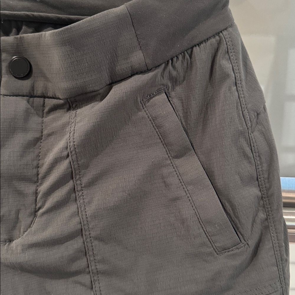 Athleta Charcoal Ripstop Utility Hiking Shorts Patch Pockets size 0 - Picture 4 of 5